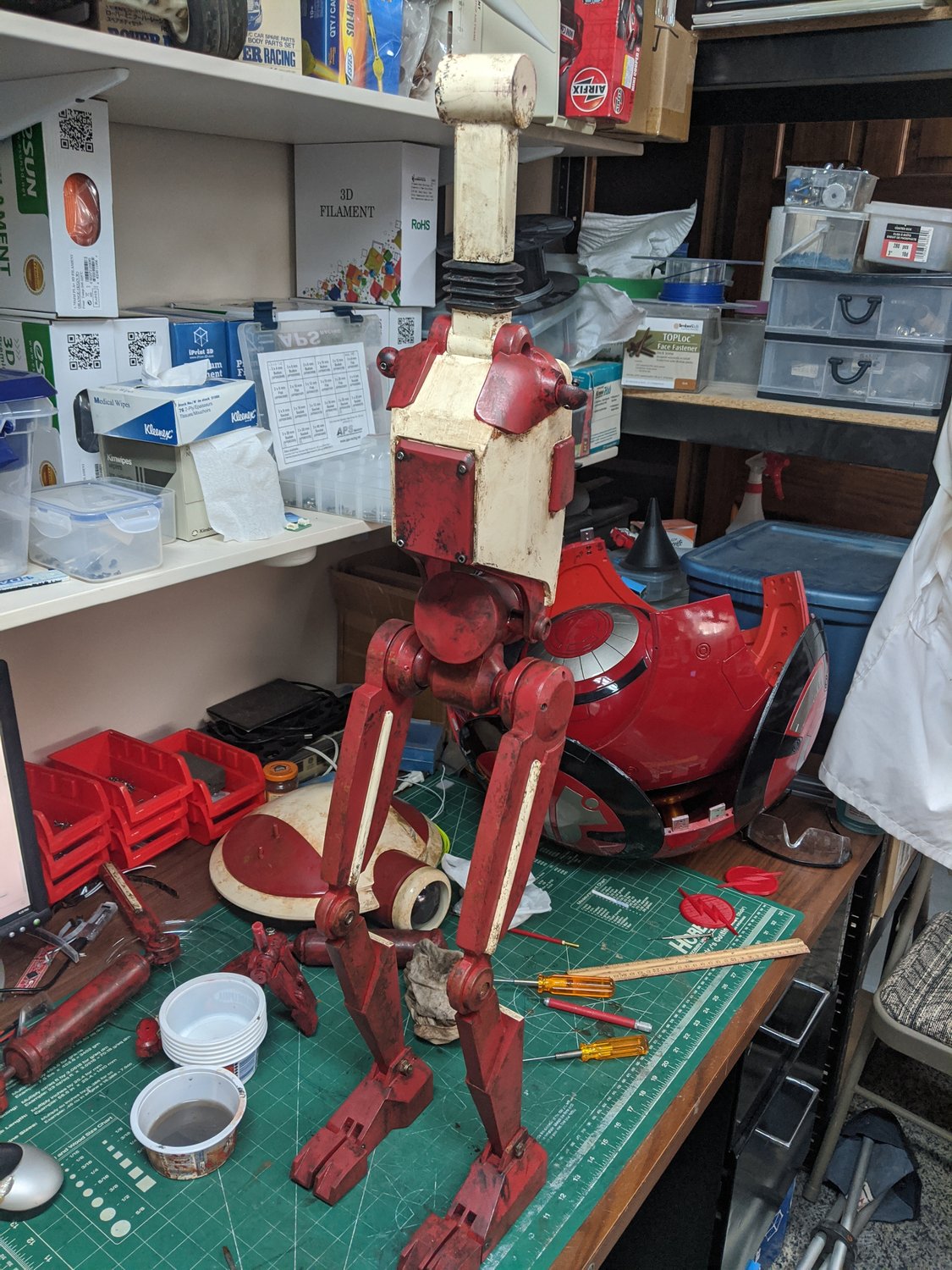 Pit Droid photo 1